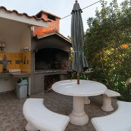 Apartment Corana *