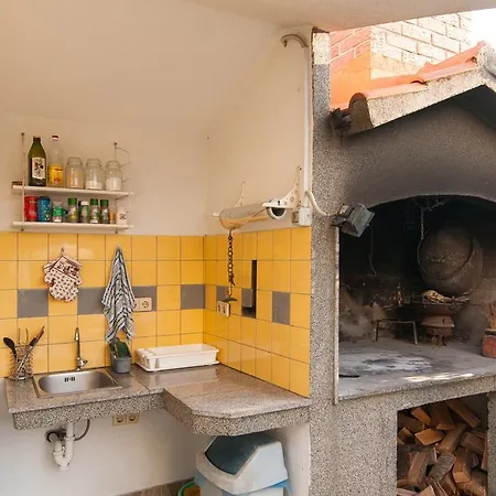 Corana Apartment *