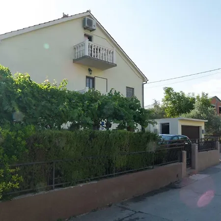 Corana Appartement Kaštela